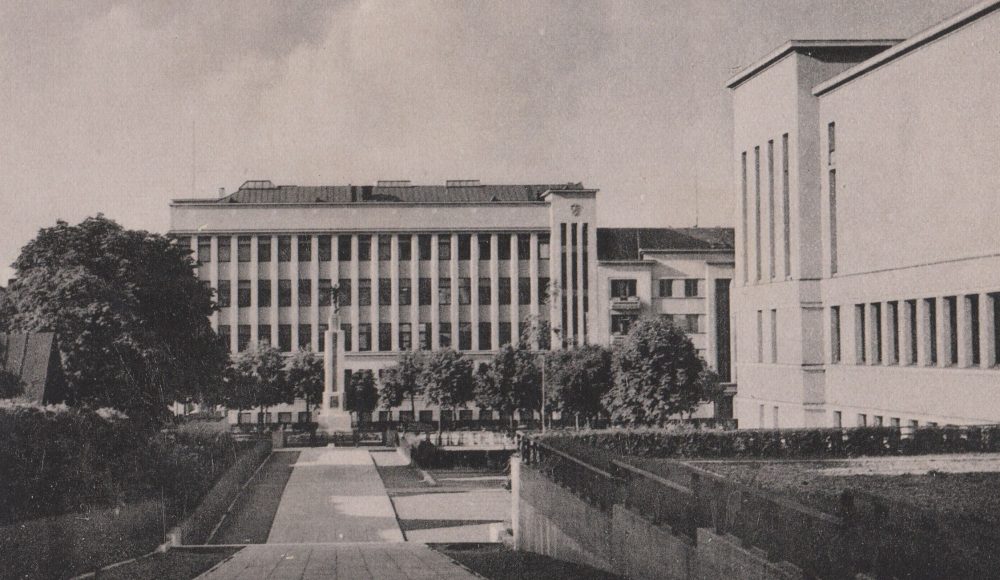 632342990-2-aspect-ratio-1000-580