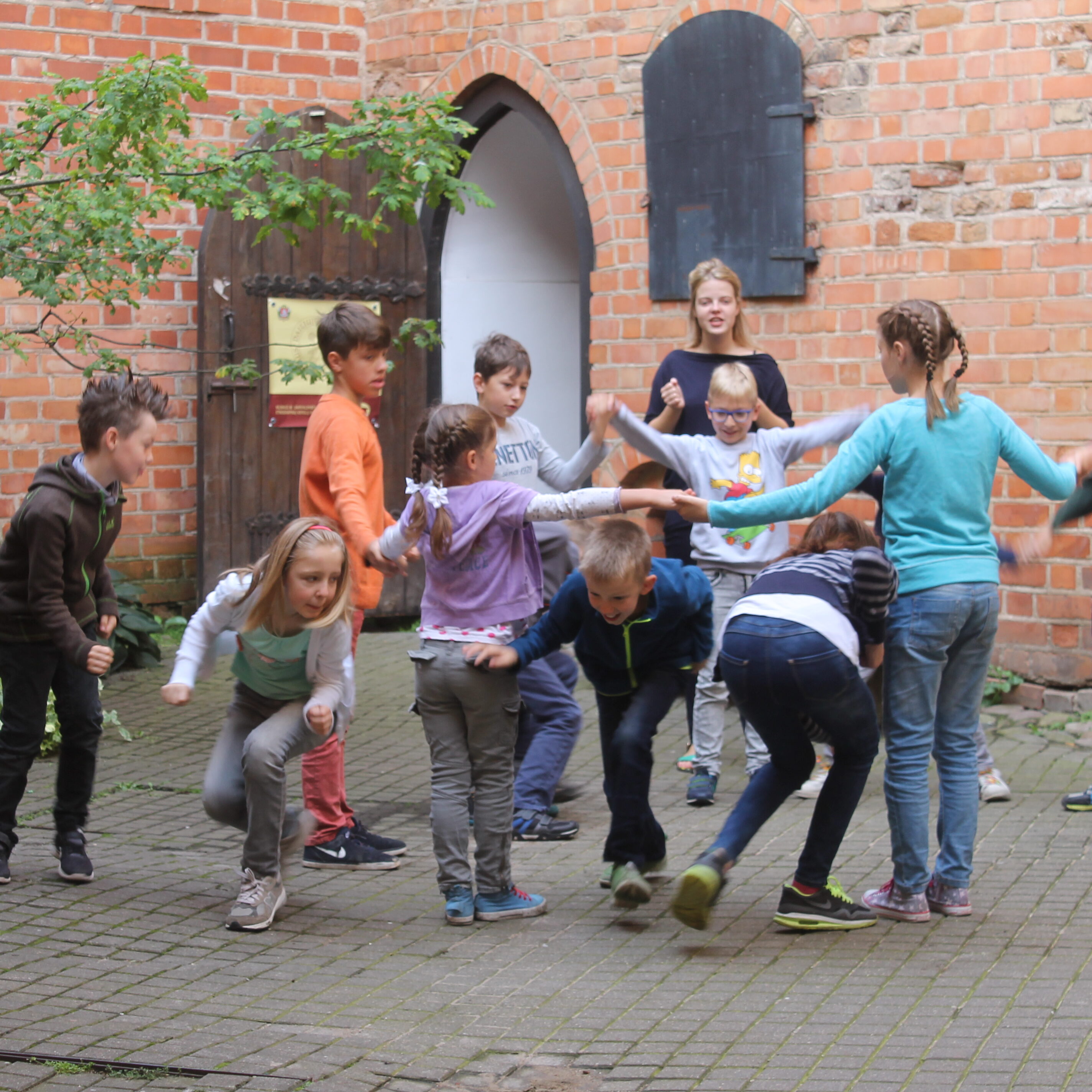 Stovykloje-1-aspect-ratio-318-318