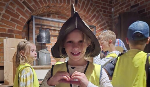 inbound4256645518199838947-rotated-aspect-ratio-517-300